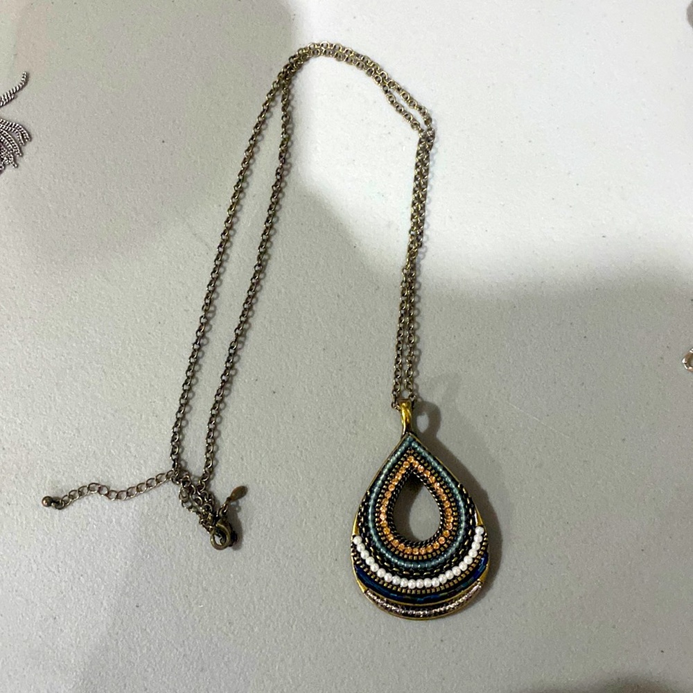 Premier Design reversible clasp green/gold tear drop necklace